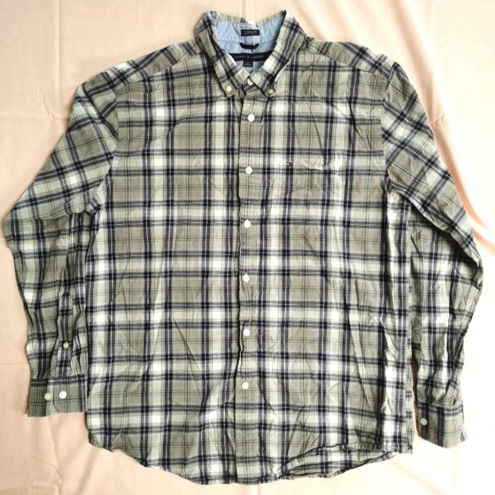 Tommy Hilfiger Men's Classic Fit Gray White Blue Plaid Button Up Shirt L
